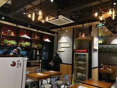 -渝是乎川渝小炒(新世界百货望京店)