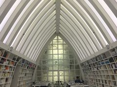 -钟书阁(松江泰晤士小镇店)