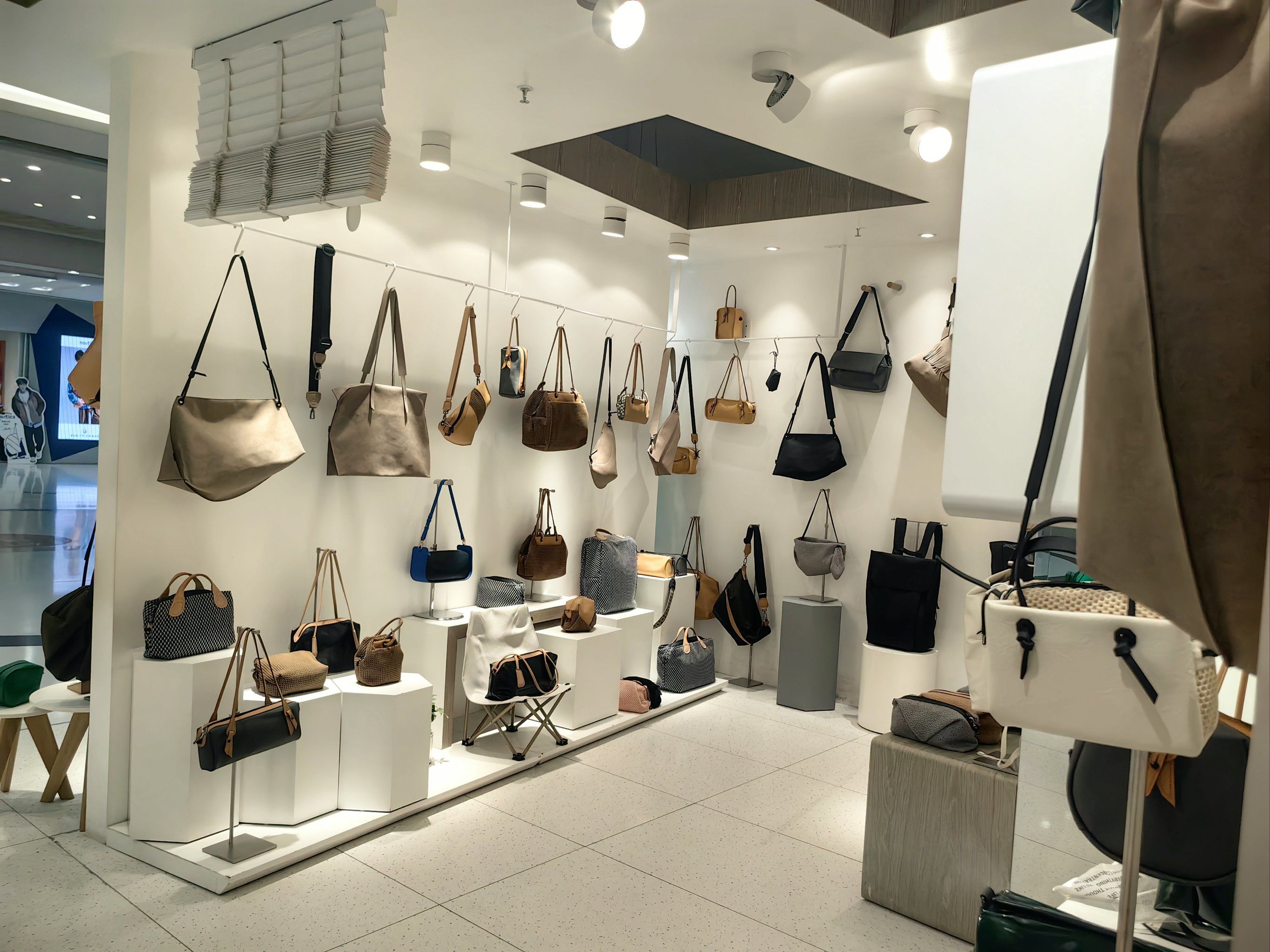 北京朝阳大悦城4层哇吲店铺包包好看轻便时