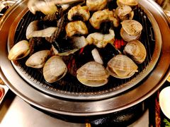 -围炉肉舍•炭烤活鳗•丹东海鲜烤肉(步行街店)