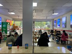 大堂-凤张螺蛳粉·爽口粉(跃进路总店)