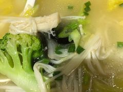 -渝是乎酸菜鱼·川渝小炒(新世界百货望京店)