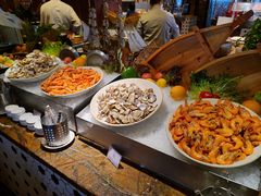 自助取餐区-广州中心皇冠假日酒店-环市食坊·海鲜自助餐厅