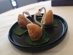 栗茸天鹅酥-白天鹅宾馆-宏图府餐厅