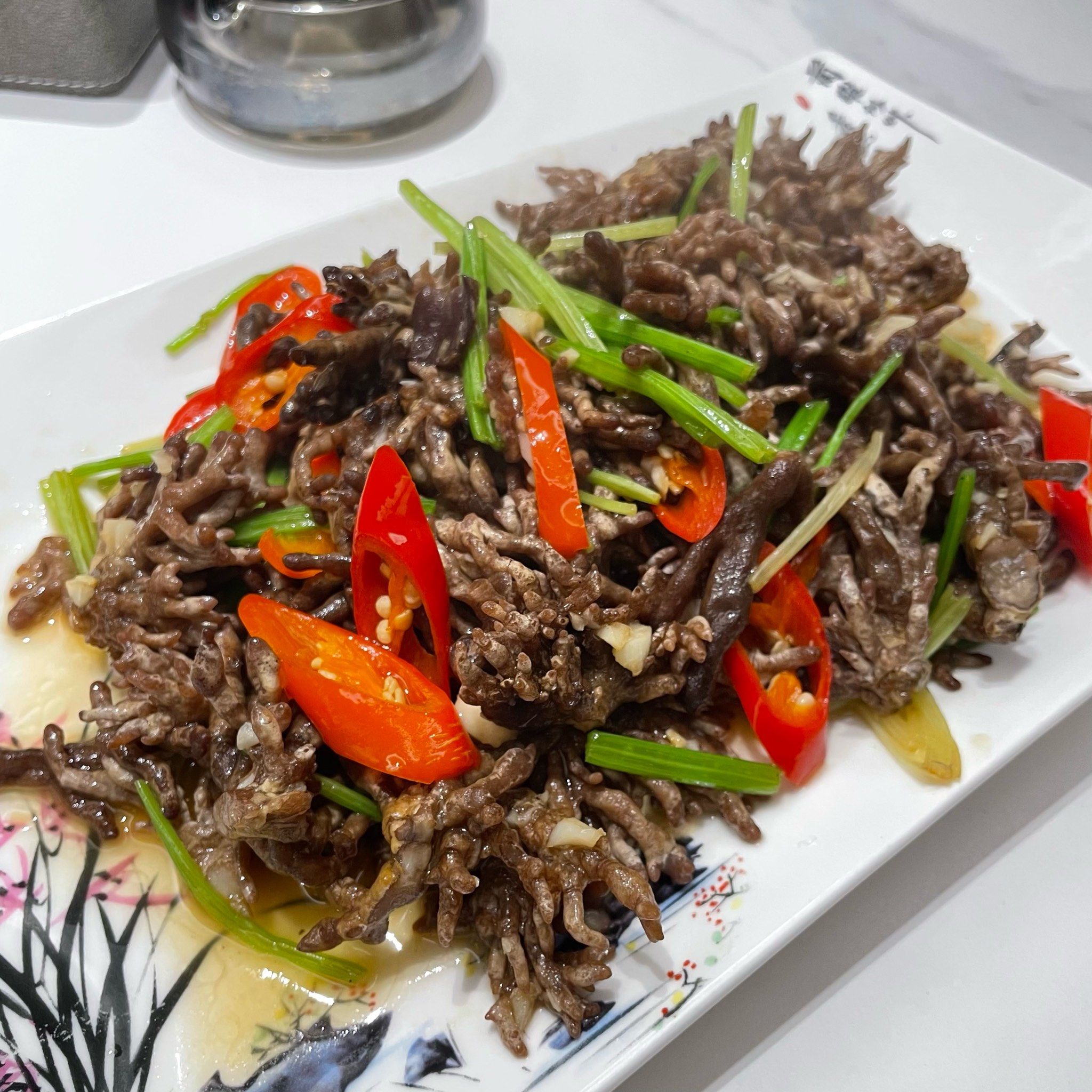 深得家里人的喜爱,每次来都要点稻花鱼,龙爪菇,冬笋 竹笋老鸭汤,真的