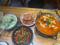 -老滇山寨•云南特色菜•地方菜•民族风情歌舞表演(金碧店)