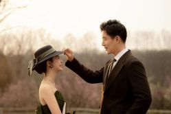 -雪中彩影婚纱摄影·微光艺术中心