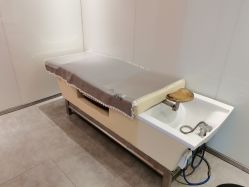 -LESSMORE科技头皮理容中心