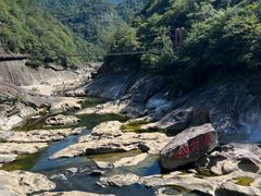 -燕子河大峡谷天坑仙境