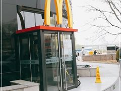 -麦当劳(展览路店)