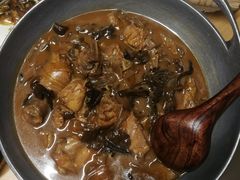 小鸡炖蘑菇-关东小磨东北菜(上海长风大悦城店)