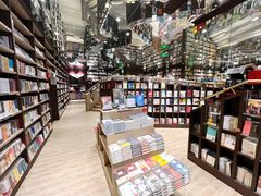 -钟书阁(群光广场店)