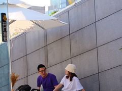 -UNI UNI(环亚凯瑟琳店)