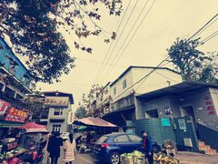-茅屋大酒店