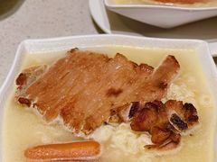 猪扒芝士肠公仔面-香港新发烧腊茶餐厅(书城店)