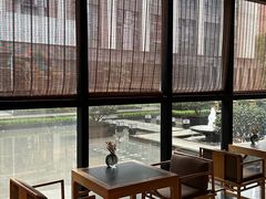 -鱼鲜饭香·招牌汽锅剁椒鱼头王