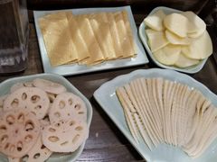 -红九格老火锅(三峡广场店)