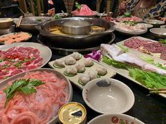 -茅草房·河畔园林火锅