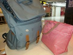 -名创优品(北京新中关购物中心地铁层店)