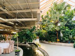 大堂-红栌温泉山庄生态美食餐厅