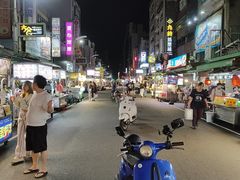 -六合夜市