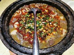 石锅肥肠毛血旺-铜锣湾·有麝自然香(重庆新天地店)
