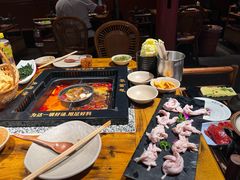 -老牌坊云南鱼豆花火锅(爱建店)