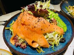 烟熏三文鱼杂菌沙拉-BE BRIGHT KITCHEN(正佳广场店)
