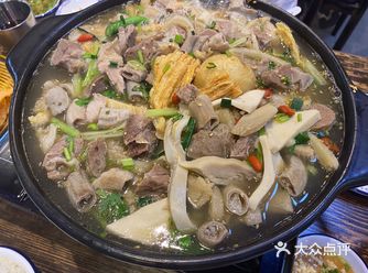 朋友说这家店是她老公的食堂（因为他老公天天想来吃「六