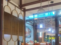 -阿瓦山寨·湘菜现炒·剁椒鱼头王(咸阳总店)