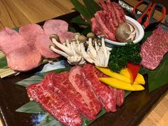 -炼火烤肉店