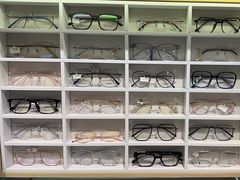 -沫芮眼镜·蔡司官方授权店(人民广场店)
