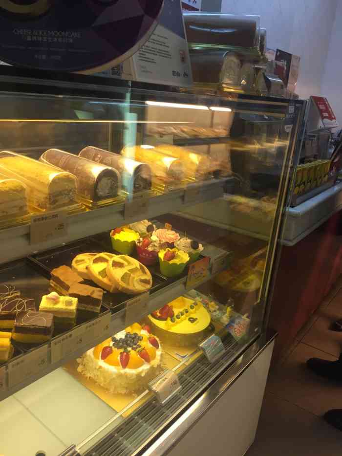 东海堂饼屋(晓港湾店)-"口感一般,而且很贵.有优惠的活动偶尔去下.