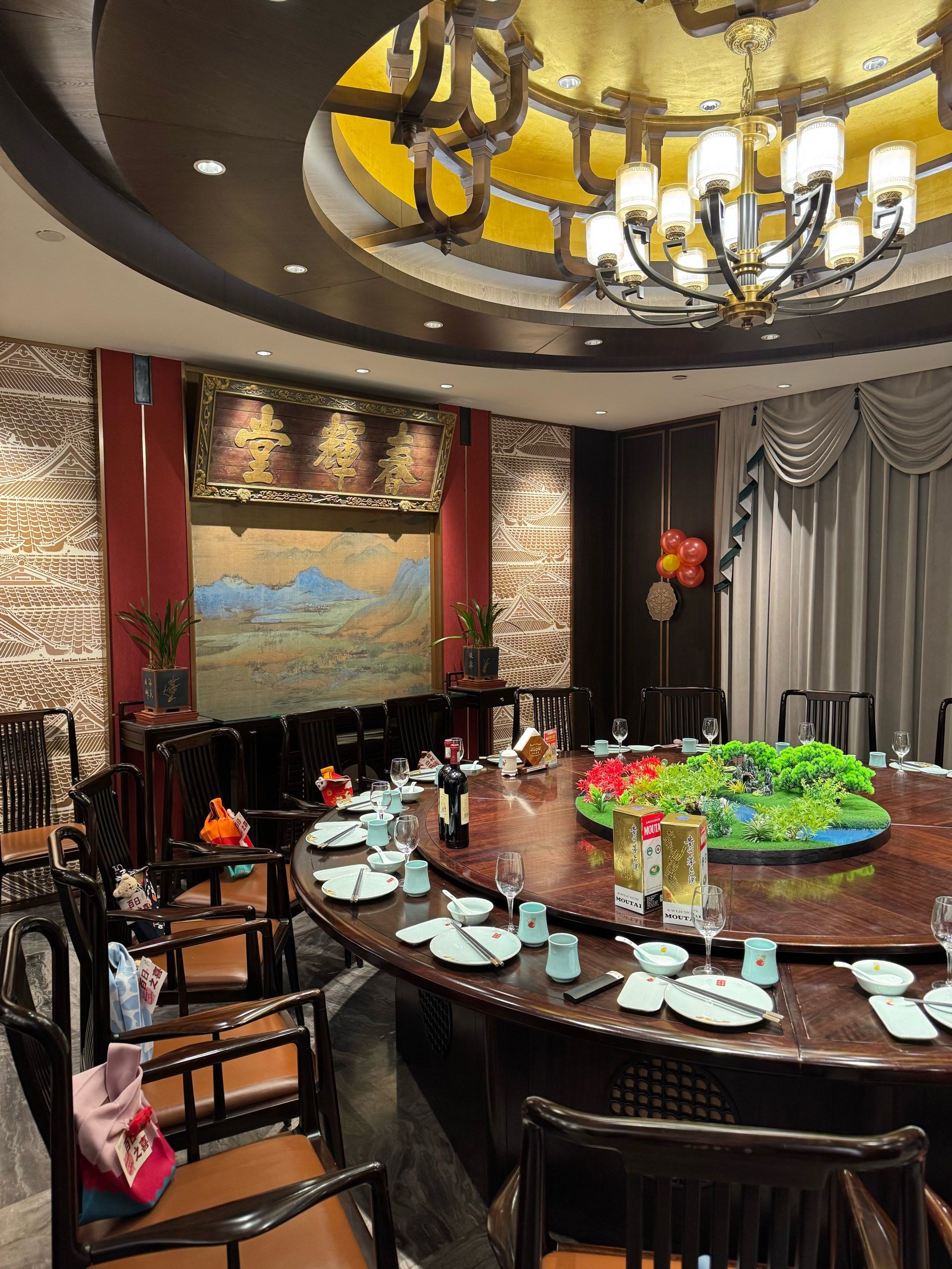 适合20人的大包间