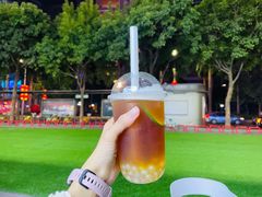 闪光爆爆黄茶-CoCo都可(创意2店)