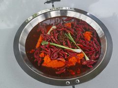 -茅草房·河畔园林火锅