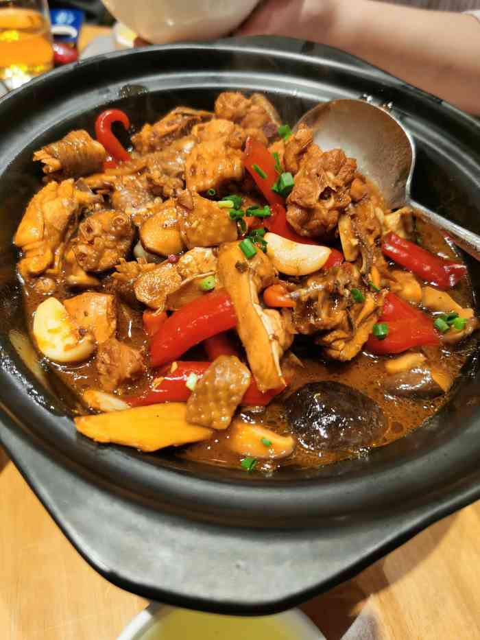 湘小厨(乐和城店)-"环境:颜色简单素雅,挺舒服的菜品:跟朋.