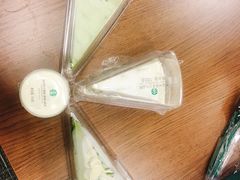 -星巴克臻选(周浦万达店)