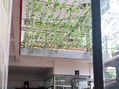 -茅屋大酒店