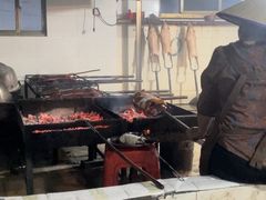 -黄记四更烤乳猪店