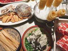 -尚尚仙·酸汤猪手·猪肚鸡火锅(华联万柳购物中心店)