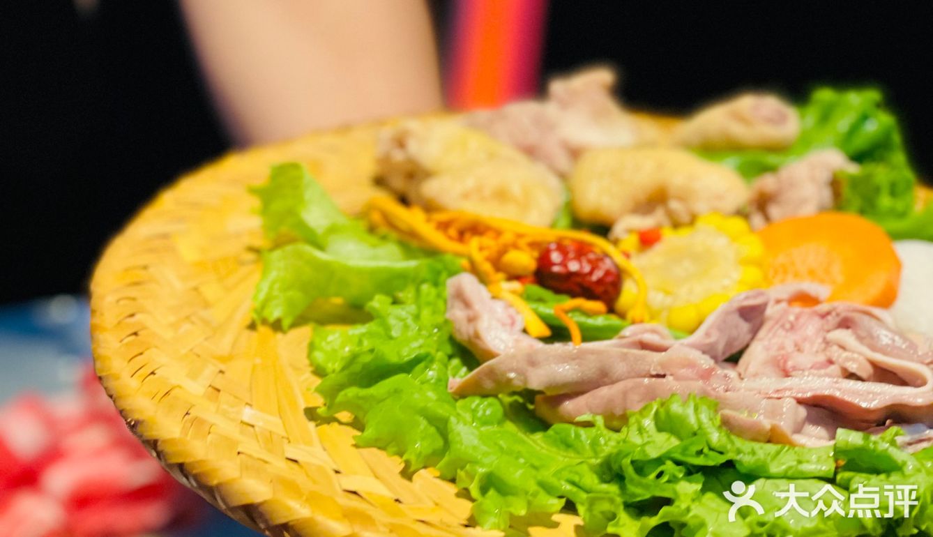 怎么知道我都爱！终于等到猪肚鸡和成都火锅拼锅咯