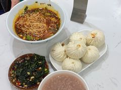 -李与白包子铺(桐梓林店)