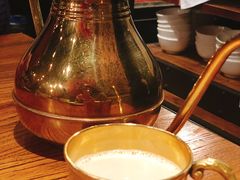 新疆奶茶-阿里家·新疆烤肉酒場 by MIG