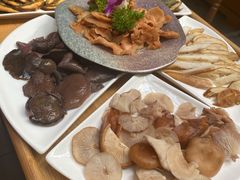 菌菇拼盘-大理董·董家小厨野生菌火锅(古城旗舰店)