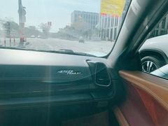 -富君租车(外滩店)