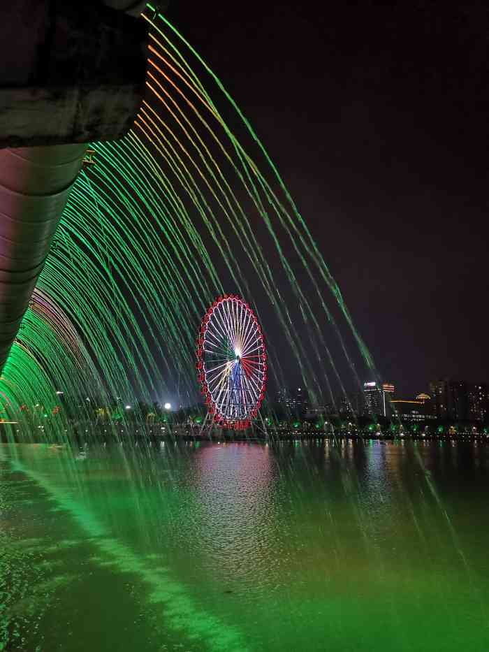 小东江摩天轮-"小东江摩天轮刚建成的时候就去坐了一次,那.