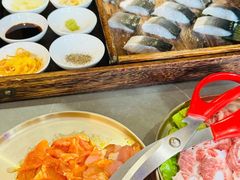 -围炉肉舍•炭烤活鳗•丹东海鲜烤肉(步行街店)