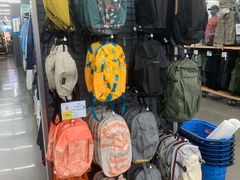 -迪卡侬(西华店)