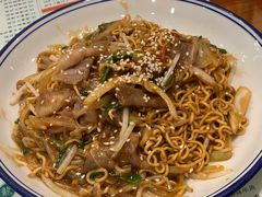 牛肉出前一丁炒面-小龍鳳餐室(番禺路店)
